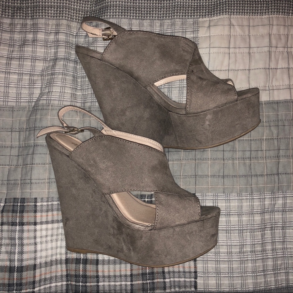 Grey Wedges